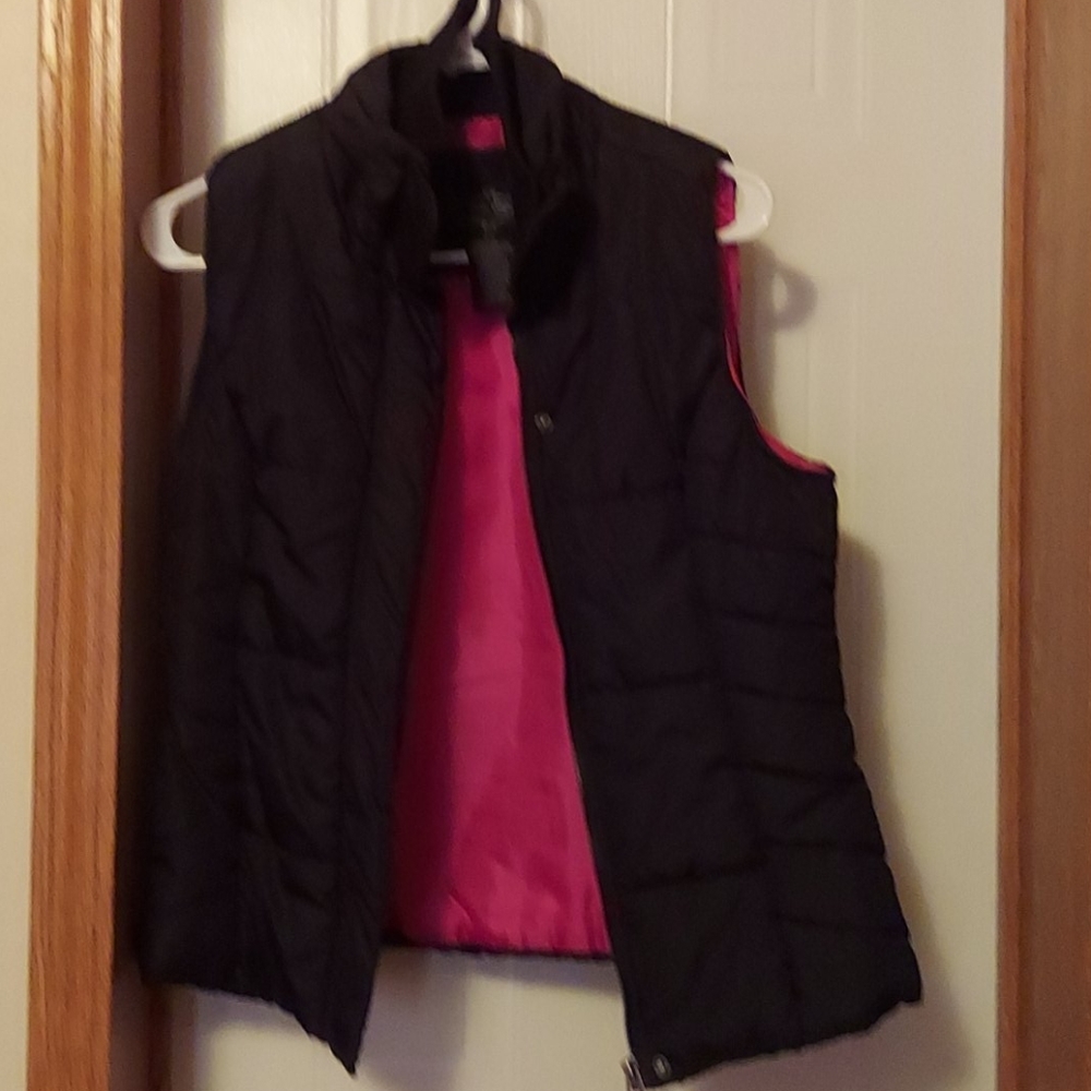 Outer Edge Vest - Picture 2 of 3